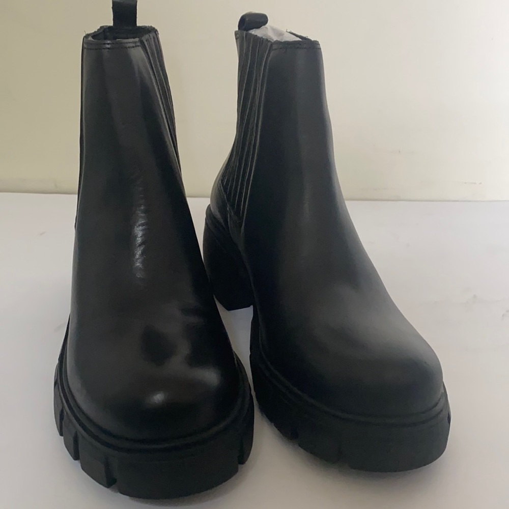 Lug boots size 9. Steve Madden made in Brazil